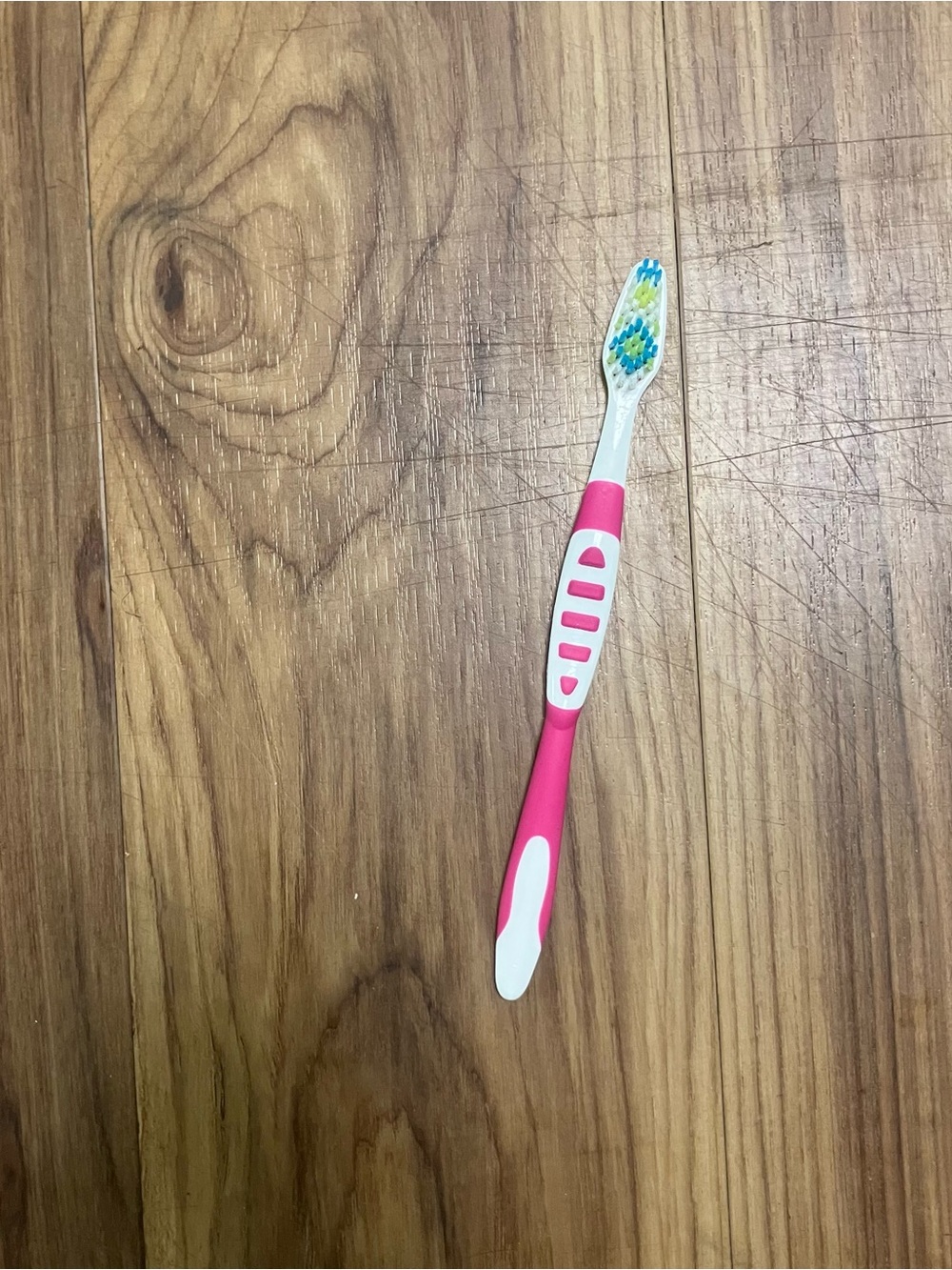 Source Unknown Pink and White Women's Toothbrush